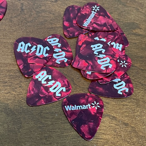 AC/DC pins and Guitar picks - Picture 4 of 4